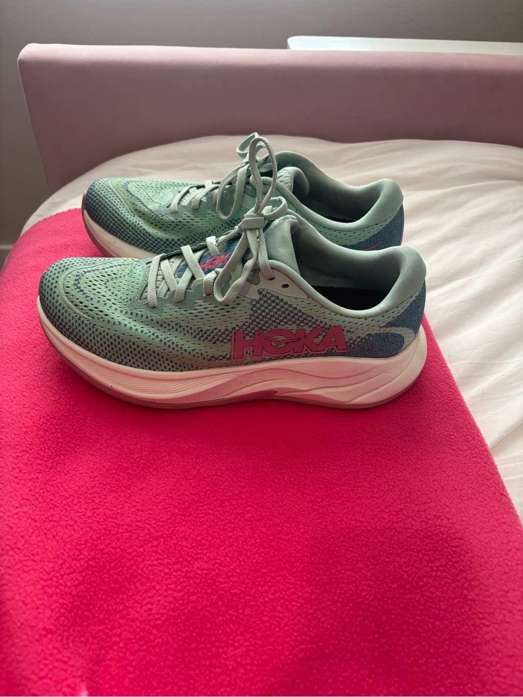 Hoka Rincon 4 Womens Sneakers Size 9